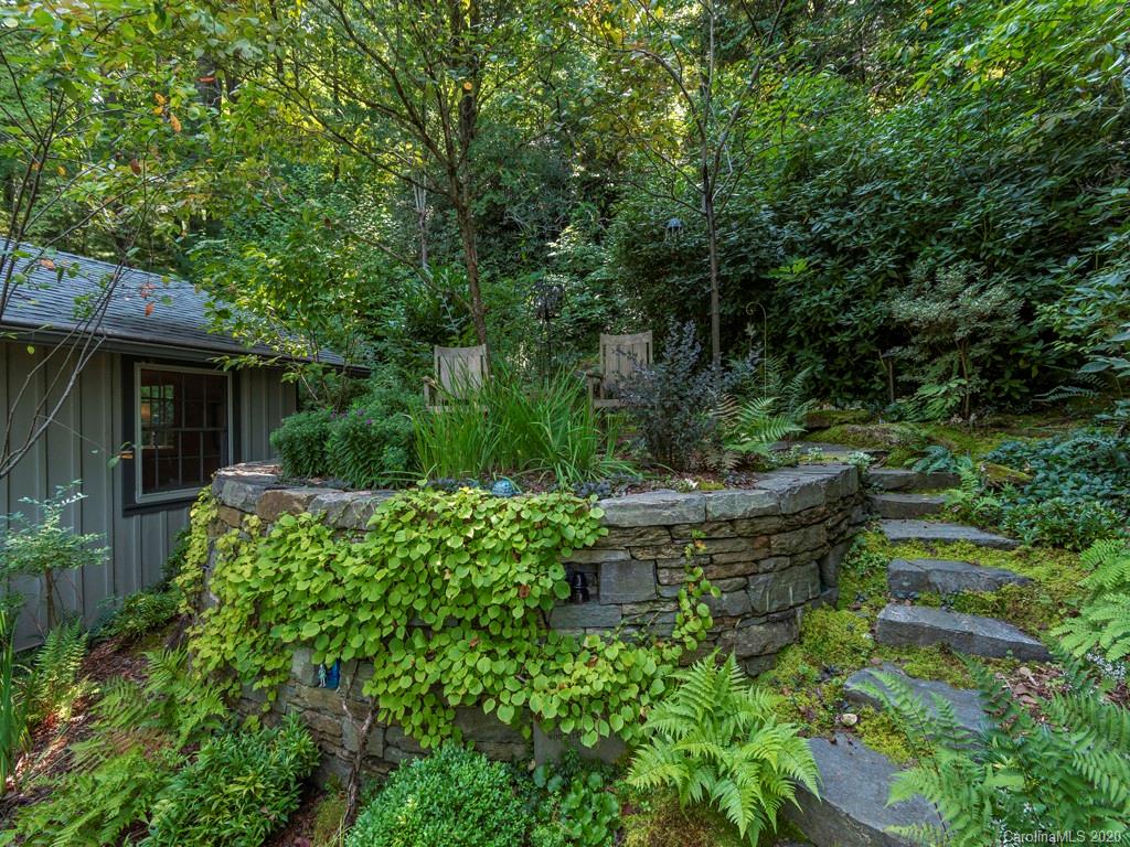 31 Boulder Cove Fairview NC 28730