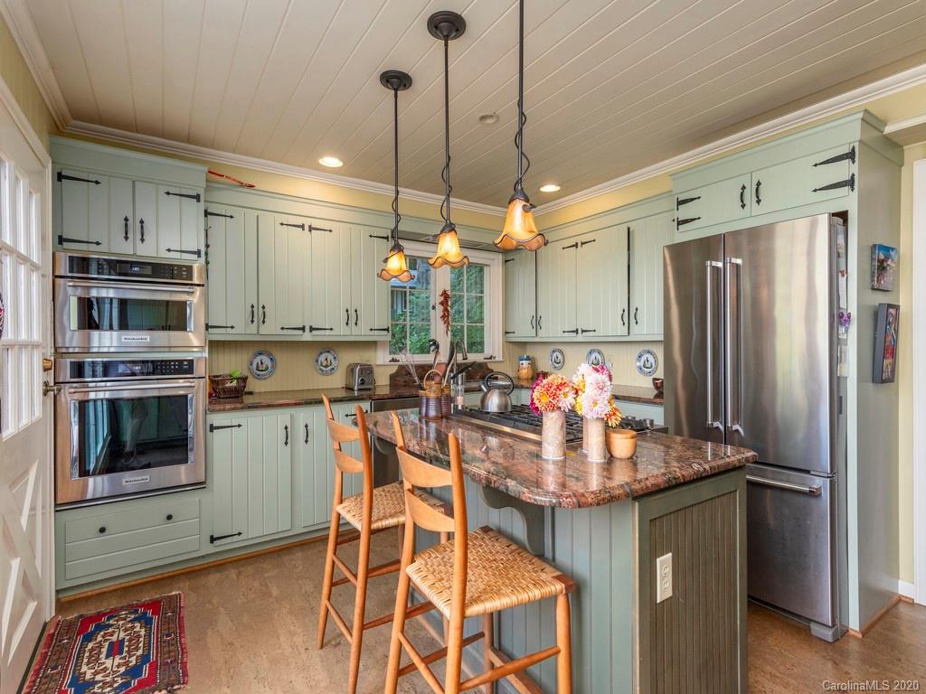 31 Boulder Cove Fairview NC 28730