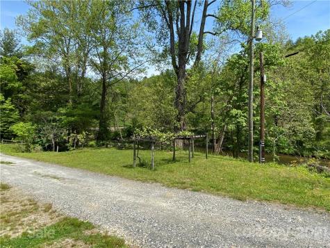 39 Baileys Road Spruce Pine NC 28777