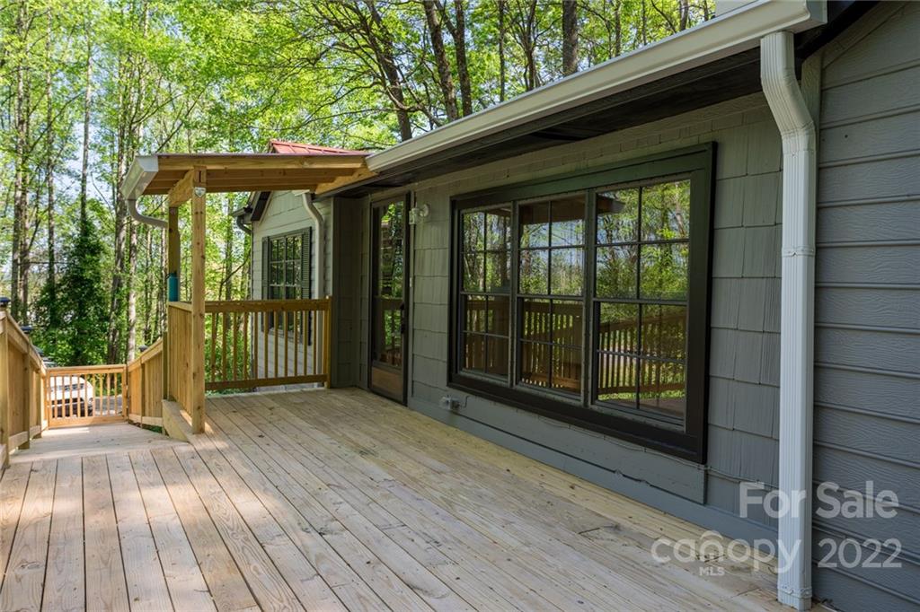 53 Woodscape Drive Mills River NC 28759