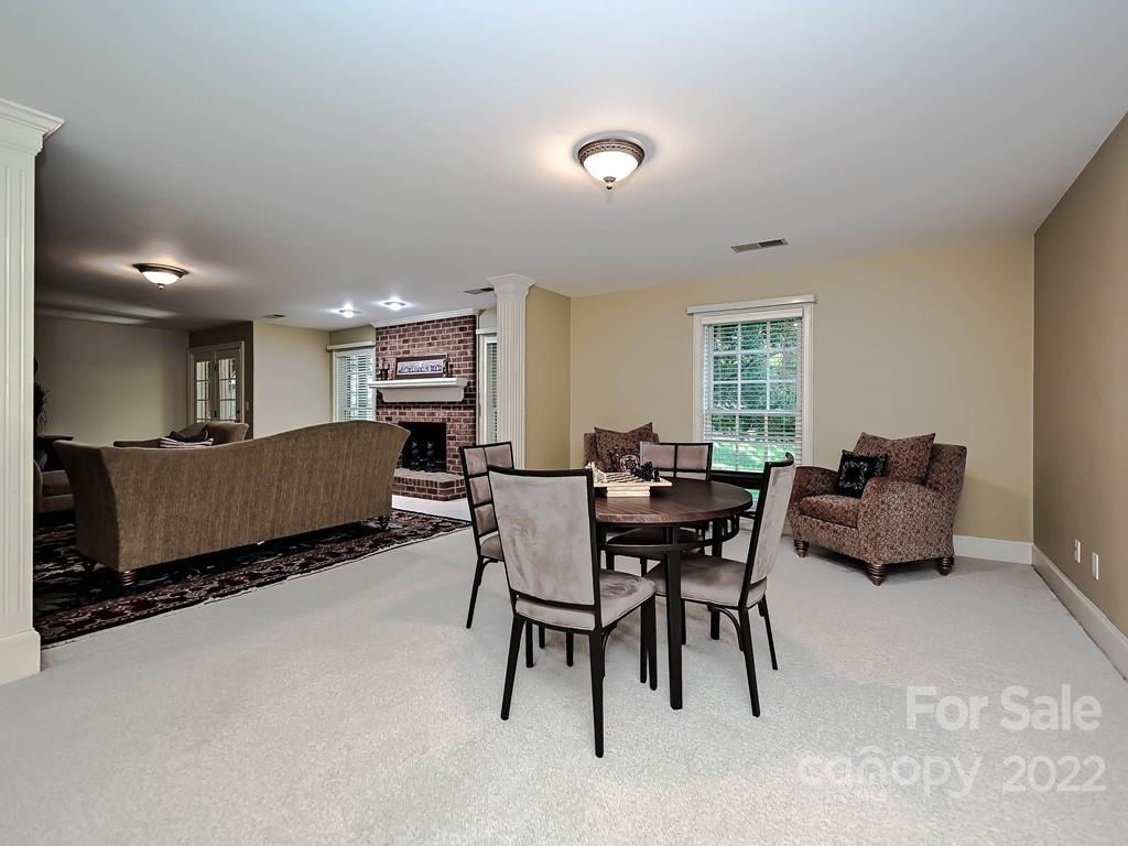 7200 Meadow Run Lane Charlotte NC 28277