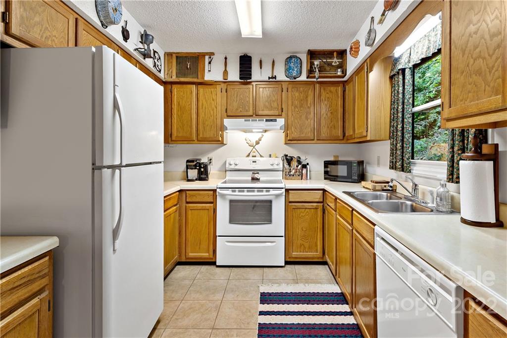 2564 Mount Hebron Road Old Fort NC 28762