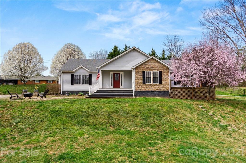 12 Albert Drive Candler NC 28715