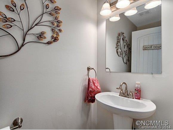 9 Knotty Alder Court Candler NC 28715