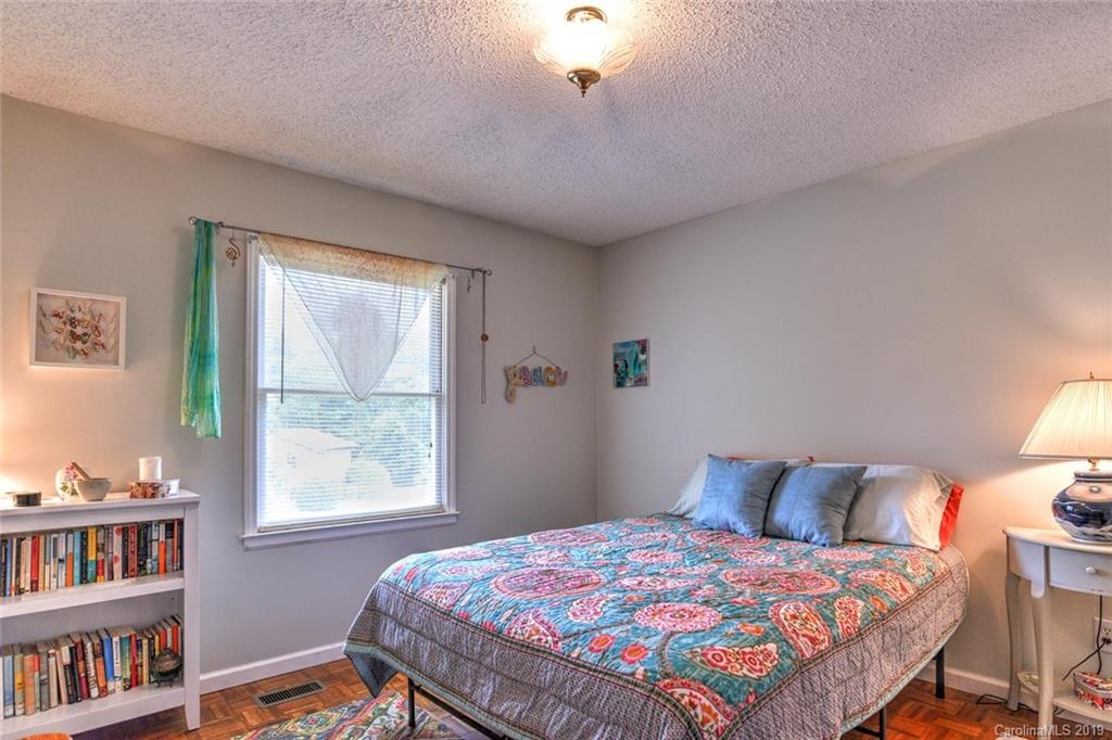9 Wildwood Lane Weaverville NC 28787
