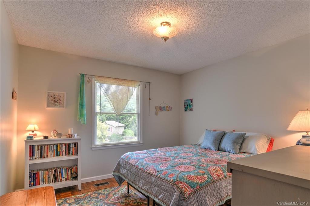 9 Wildwood Lane Weaverville NC 28787