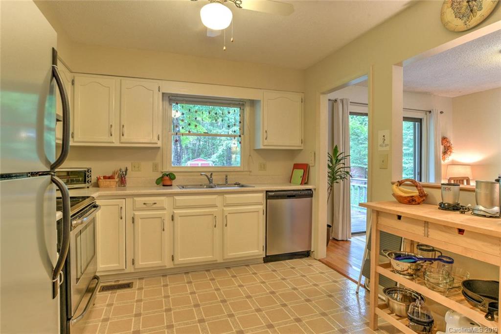 9 Wildwood Lane Weaverville NC 28787