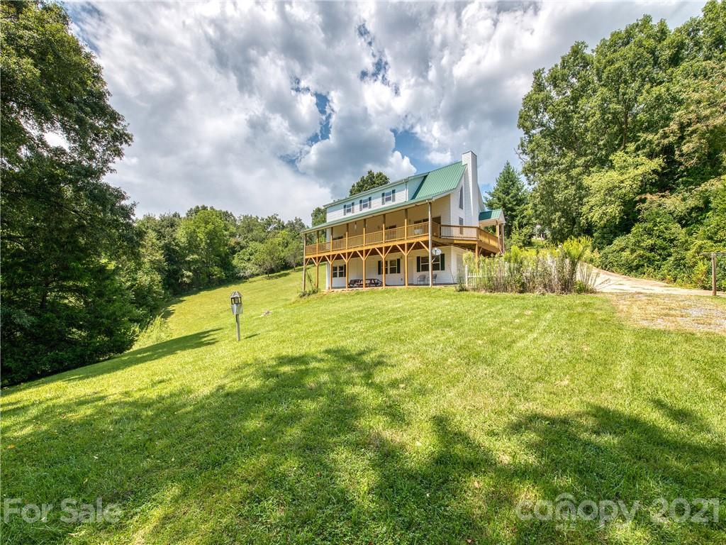 24 Hoebens Lane Clyde NC 28721