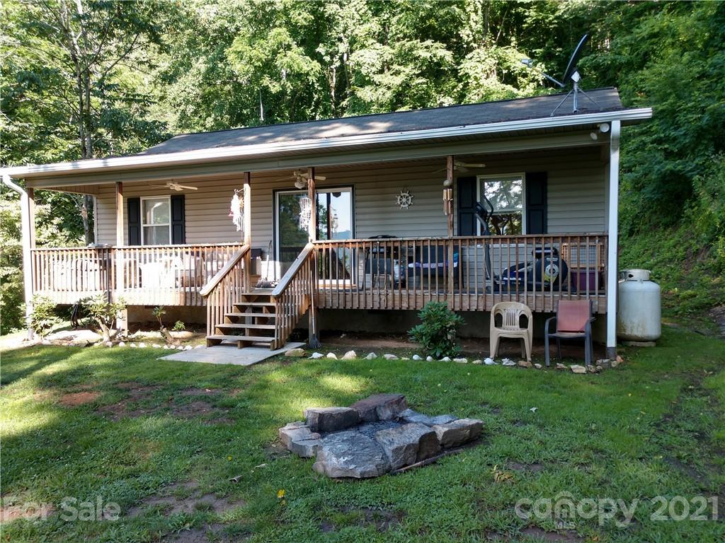 660 Mccracken Farm Road Clyde NC 28721