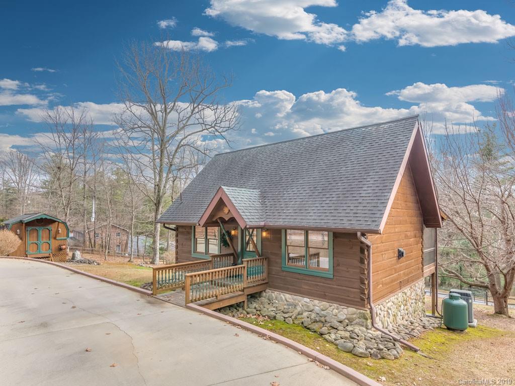 41 N Lakeview Drive Saluda NC 28773