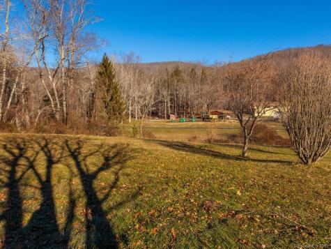 811 Old Fort Road Fairview NC 28730