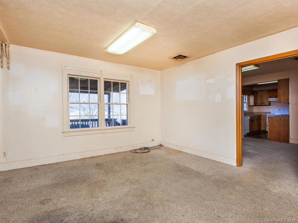 811 Old Fort Road Fairview NC 28730