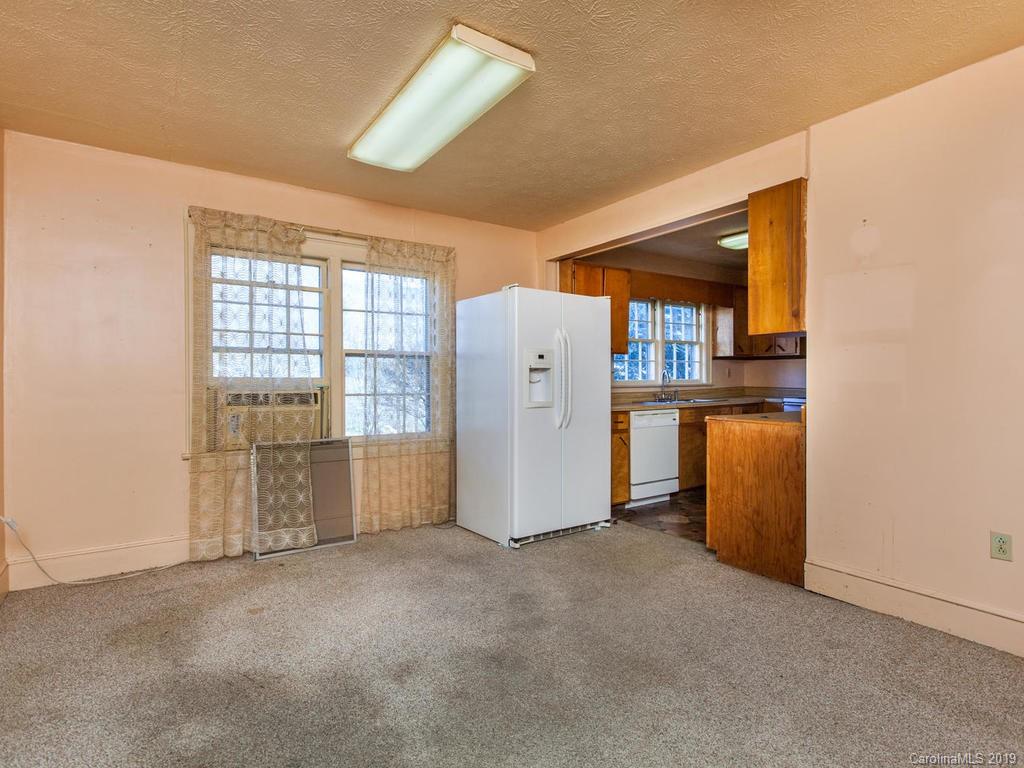 811 Old Fort Road Fairview NC 28730