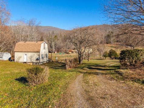 811 Old Fort Road Fairview NC 28730