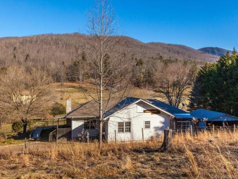 811 Old Fort Road Fairview NC 28730