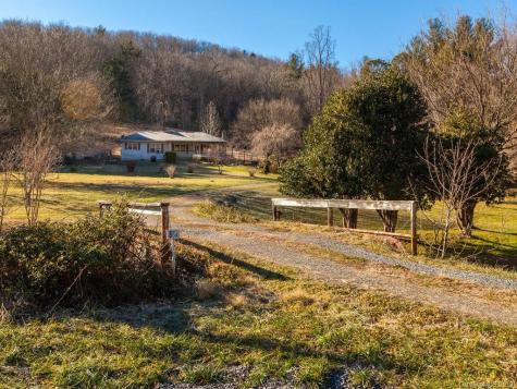 811 Old Fort Road Fairview NC 28730