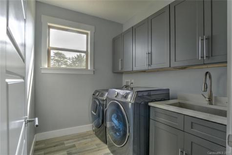 64 Climbing Aster Way Asheville NC 28806