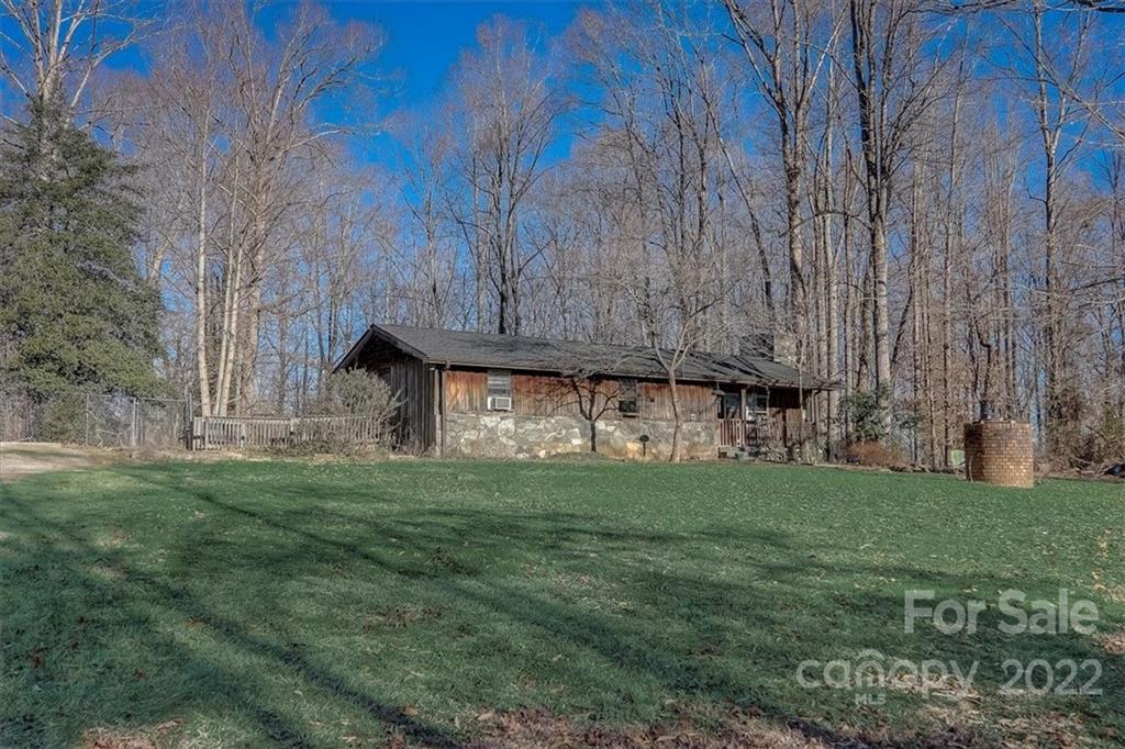 25 Oatgrass Lane Candler NC 28715
