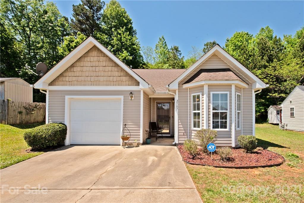 2507 Pheasant Chase Lane Charlotte NC 28216