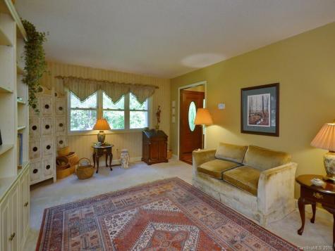 5 Knollwood Place Asheville NC 28804