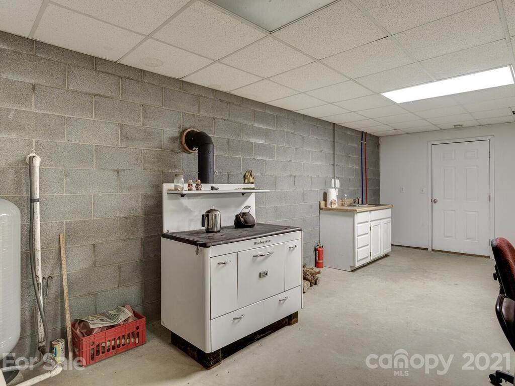 4062 Chapel Hill Road Marshall NC 28753