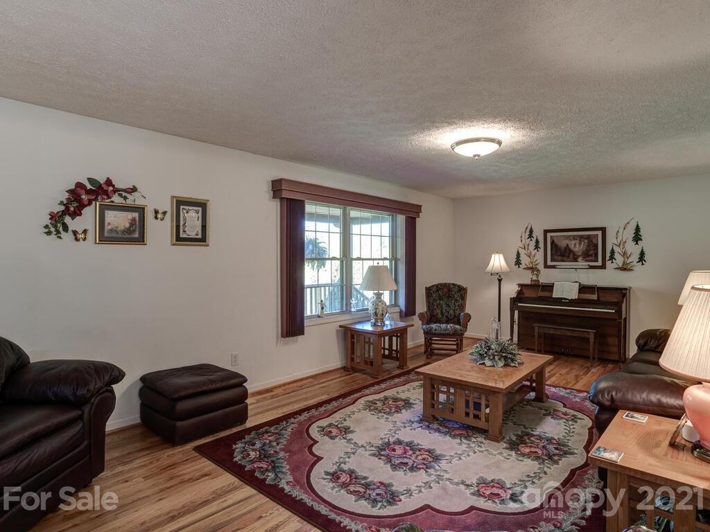 4062 Chapel Hill Road Marshall NC 28753