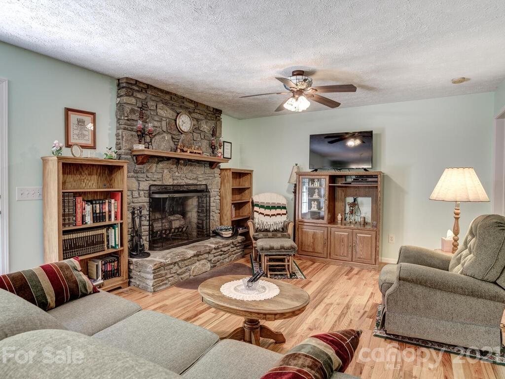 4062 Chapel Hill Road Marshall NC 28753