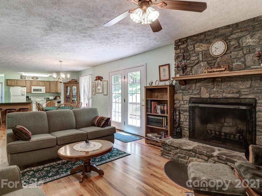 4062 Chapel Hill Road Marshall NC 28753