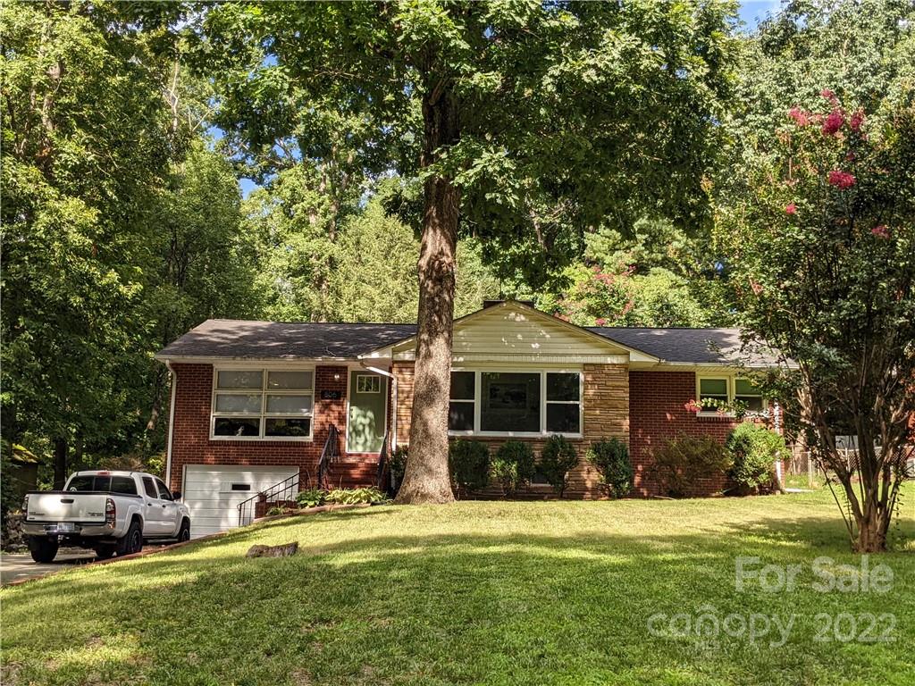 806 N Flint Street Lincolnton NC 28092