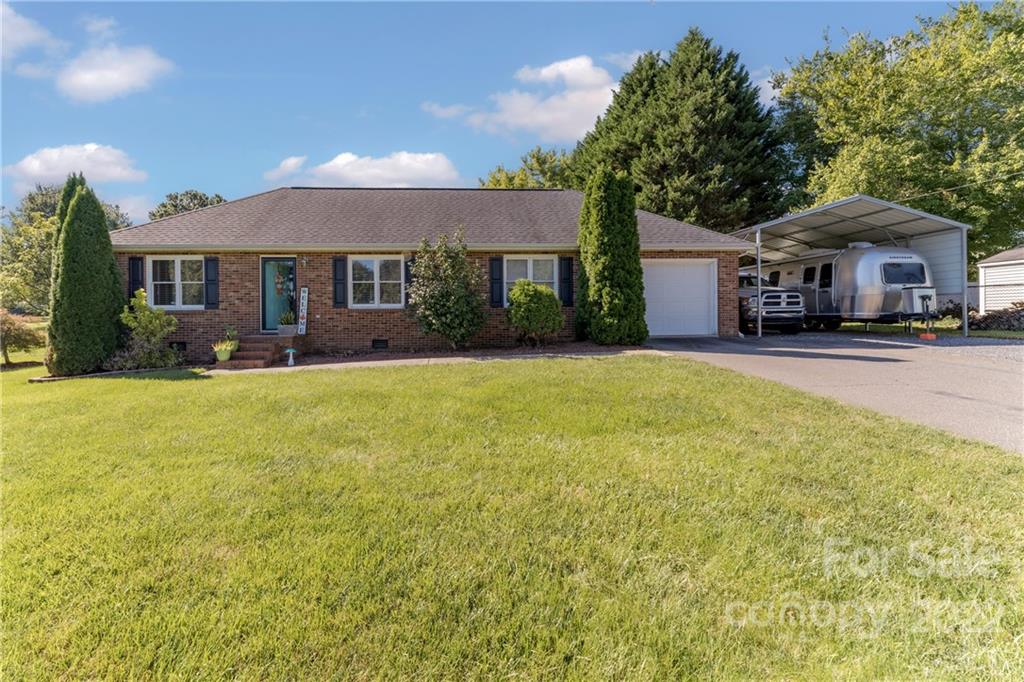 1563 Carriage Court Conover NC 28613