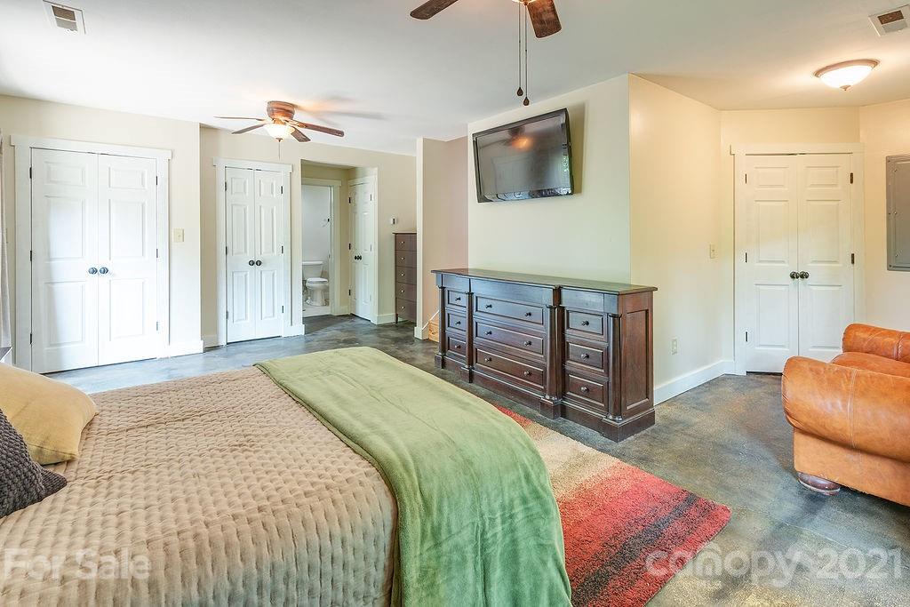 282 Merrills Chase Road Asheville NC 28803