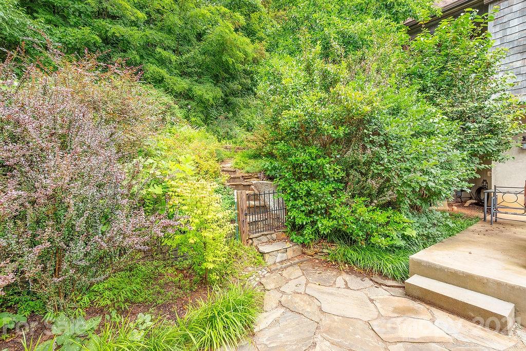 282 Merrills Chase Road Asheville NC 28803