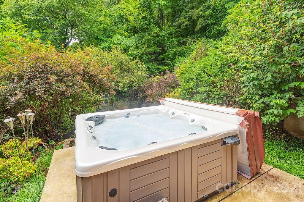 282 Merrills Chase Road Asheville NC 28803