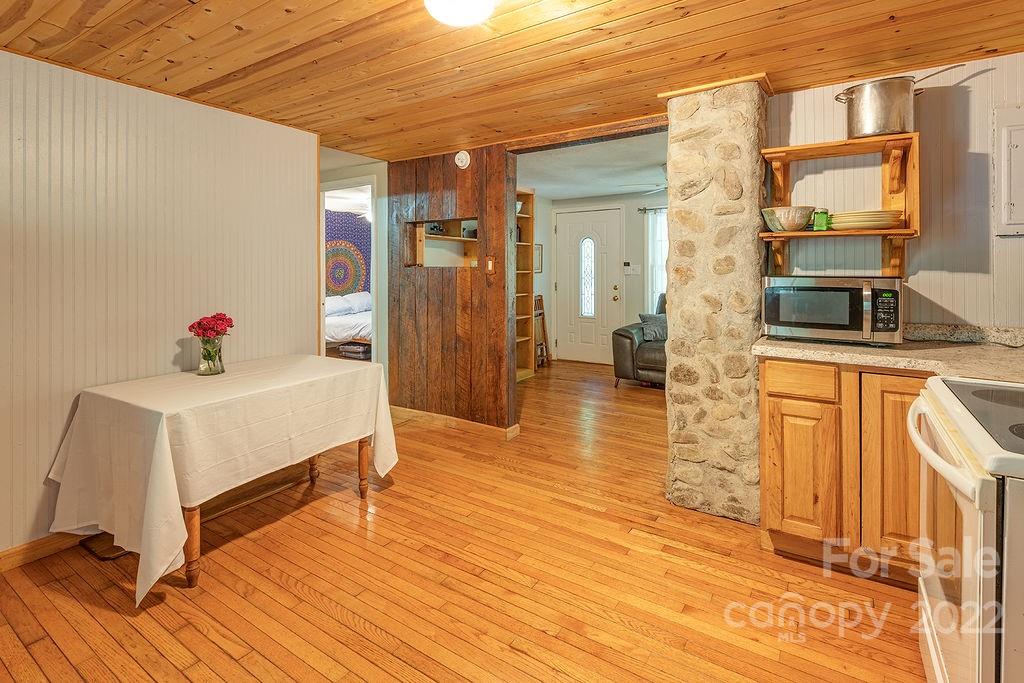 127 Dock Branch Road Barnardsville NC 28709