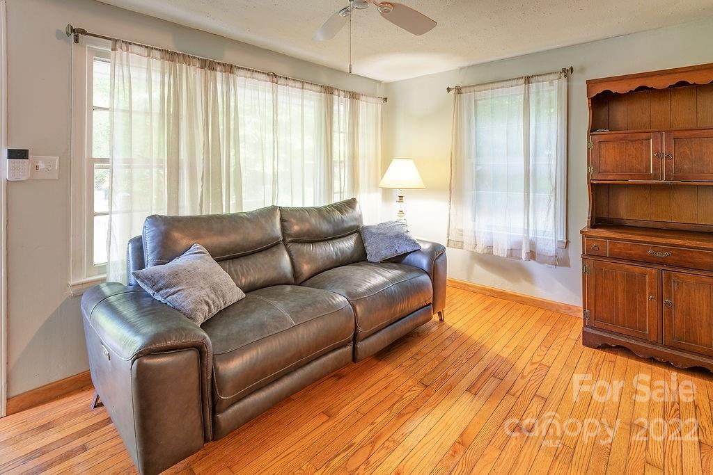 127 Dock Branch Road Barnardsville NC 28709