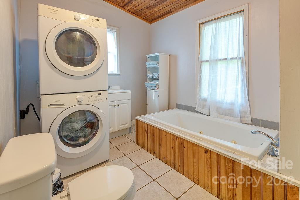 127 Dock Branch Road Barnardsville NC 28709