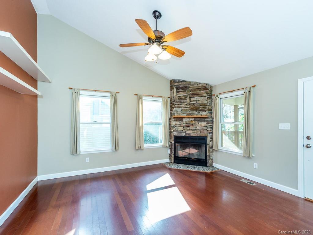 33 Melbourne Place Asheville NC 28801