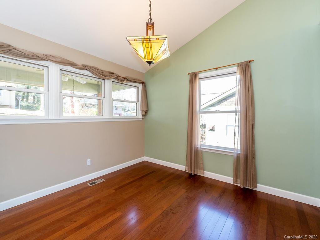 33 Melbourne Place Asheville NC 28801