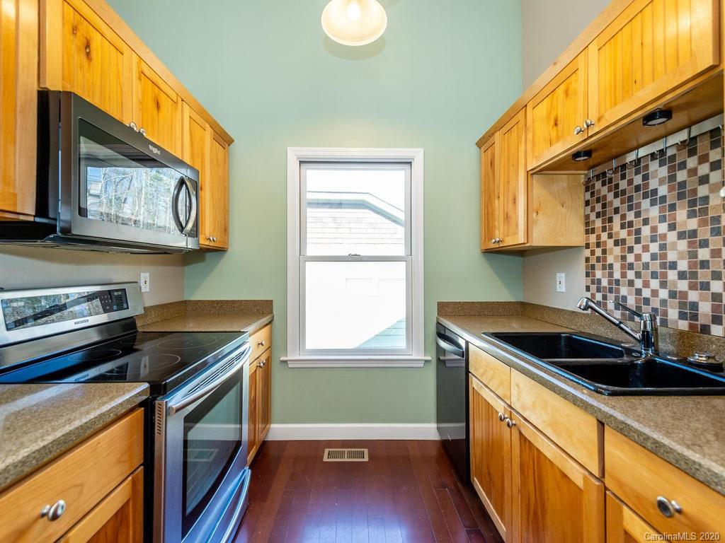 33 Melbourne Place Asheville NC 28801