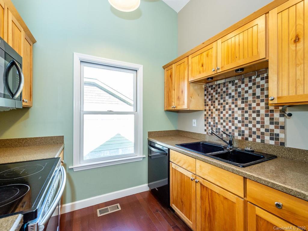 33 Melbourne Place Asheville NC 28801