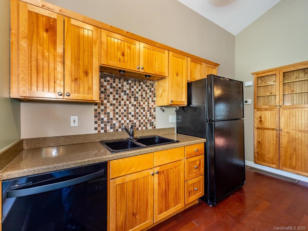 33 Melbourne Place Asheville NC 28801