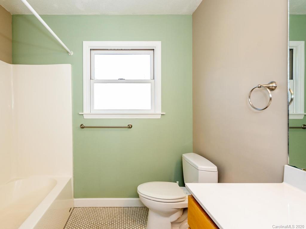 33 Melbourne Place Asheville NC 28801