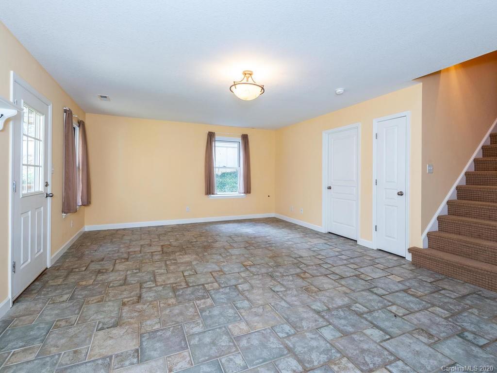33 Melbourne Place Asheville NC 28801