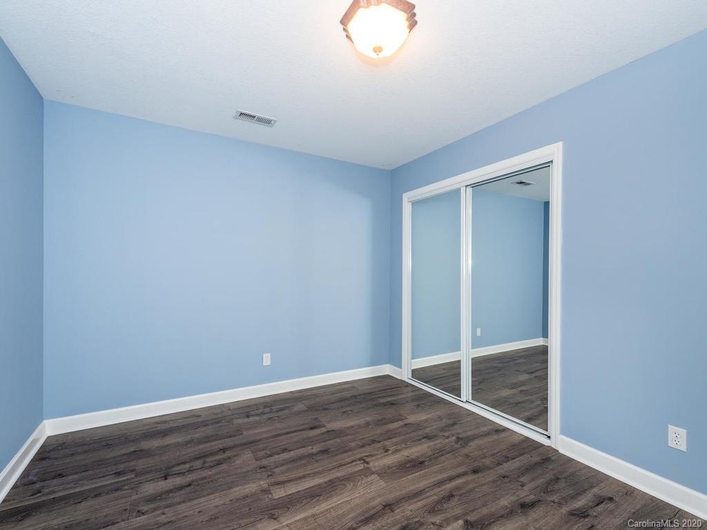 33 Melbourne Place Asheville NC 28801