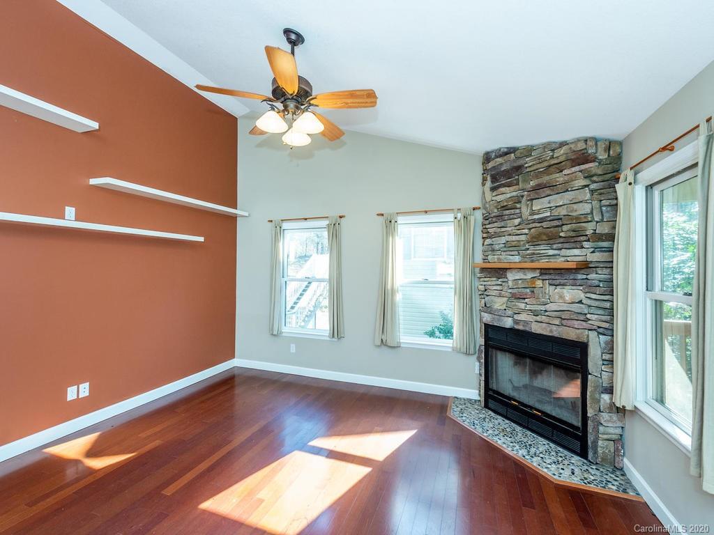 33 Melbourne Place Asheville NC 28801
