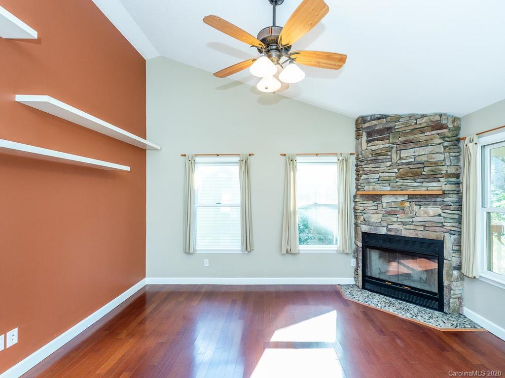 33 Melbourne Place Asheville NC 28801