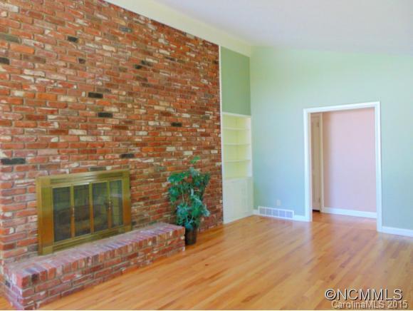 29 Deanwood Circle Asheville NC 28803