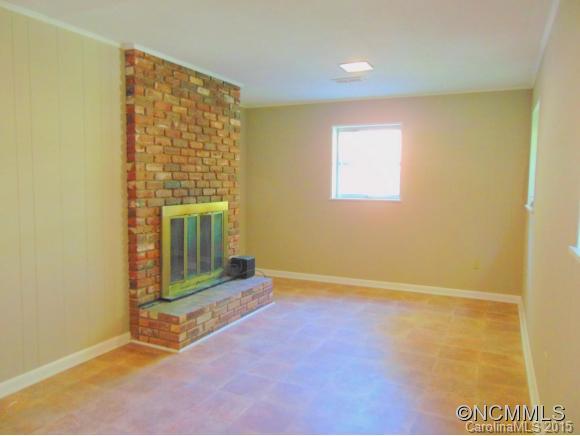 29 Deanwood Circle Asheville NC 28803