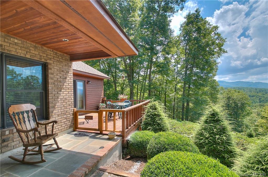 3261 Halls Chapel Road Burnsville NC 28714