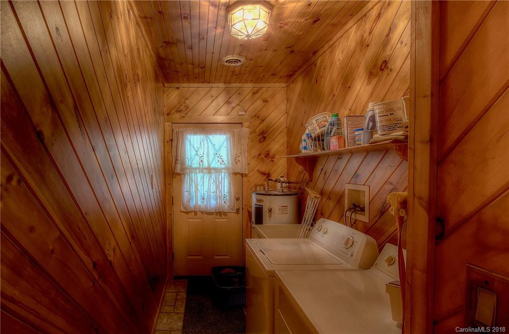 3261 Halls Chapel Road Burnsville NC 28714